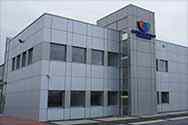 Gevelbekleding met Alucobond (aluminium composiet materiaal) gevelpanelen met isolatie