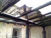 Glasdak met dubbele beglazing gemonteerd op stalen constructie